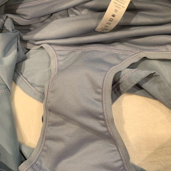 Lululemon high rise speed up shorts in size 10 - Picture 7 of 7